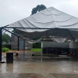 Manutenção de tenda de lona